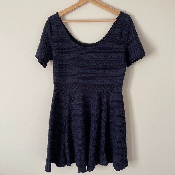 ✨HOST PICK✨DIVIDED Navy Patterned Mini Dress Size M (AU 12) - Picture 3 of 10